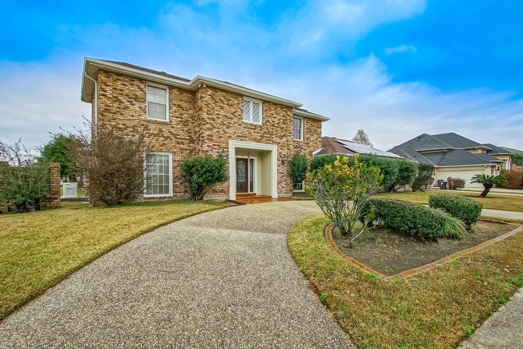 11111 LAKE FOREST Boulevard