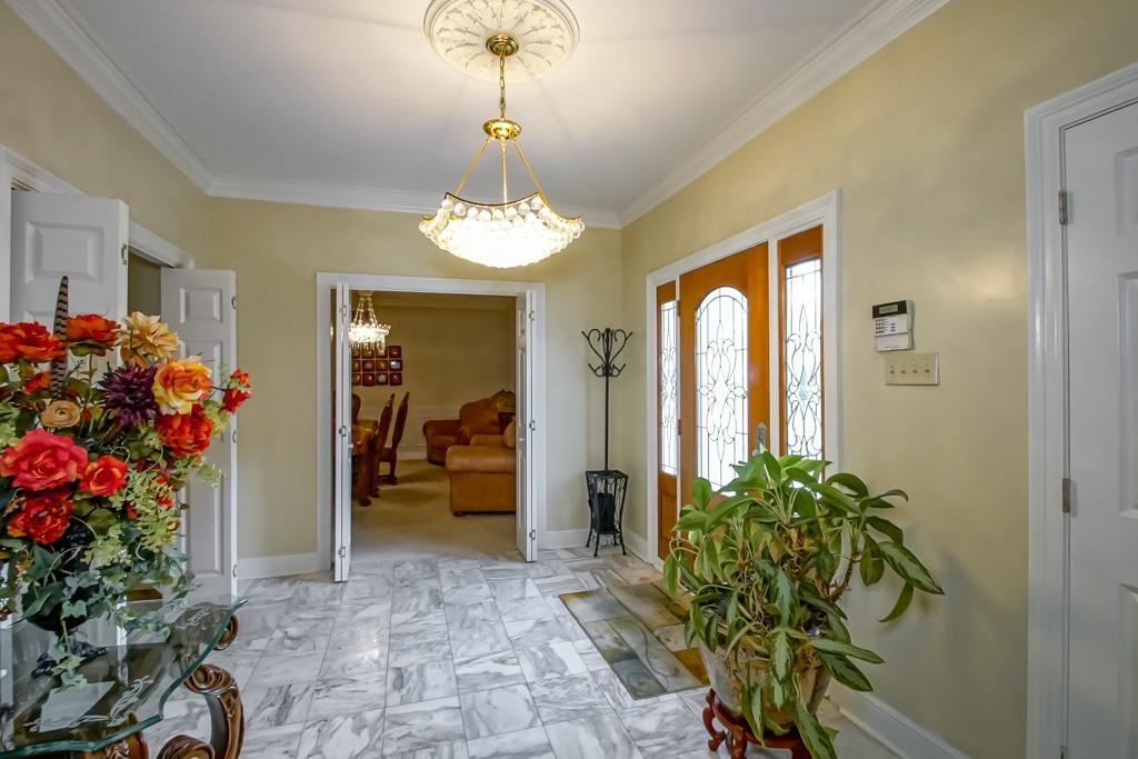 11111 LAKE FOREST Boulevard