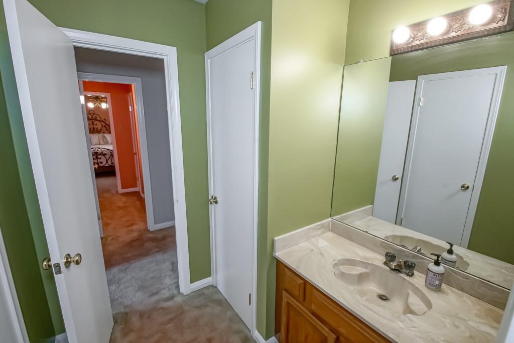 11111 LAKE FOREST Boulevard