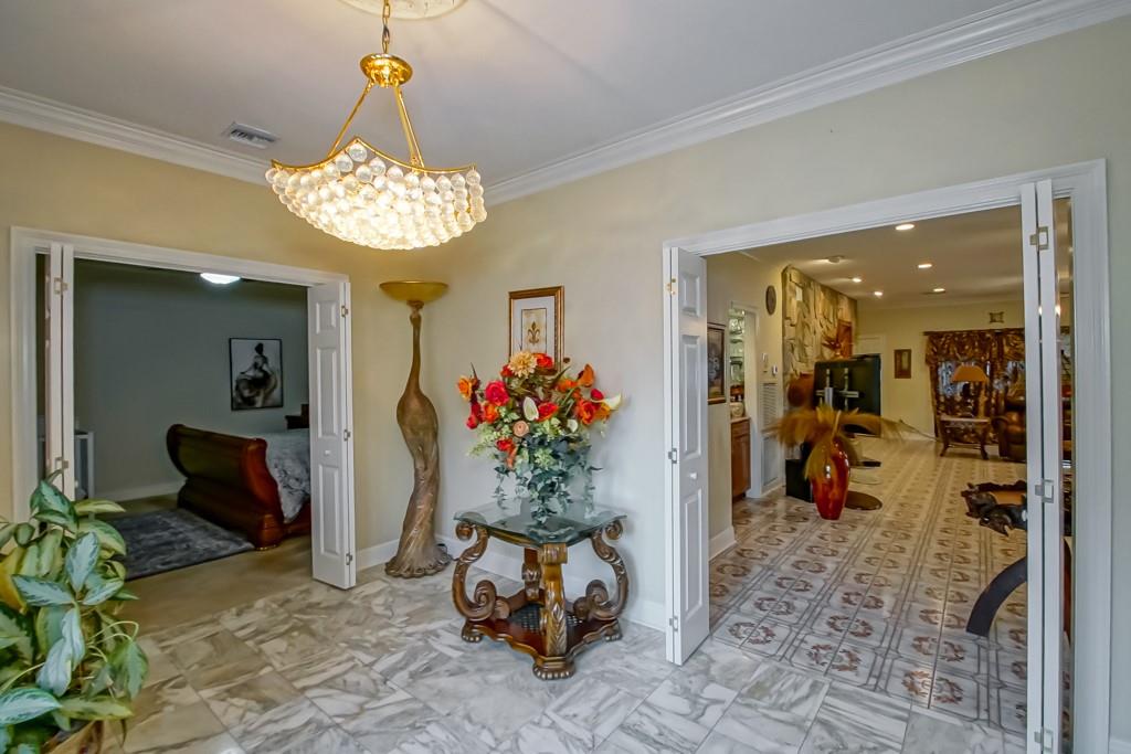 11111 LAKE FOREST Boulevard