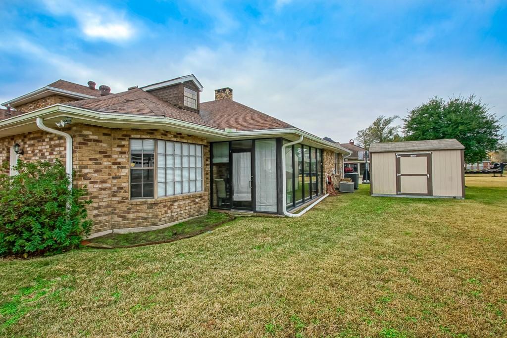 11111 LAKE FOREST Boulevard