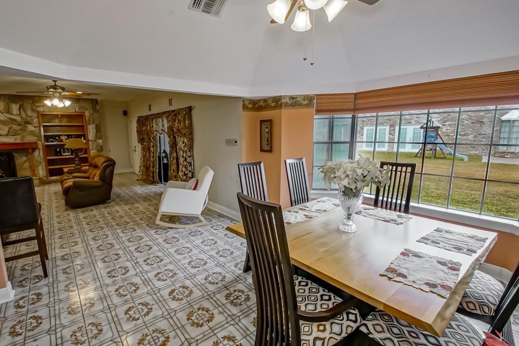 11111 LAKE FOREST Boulevard