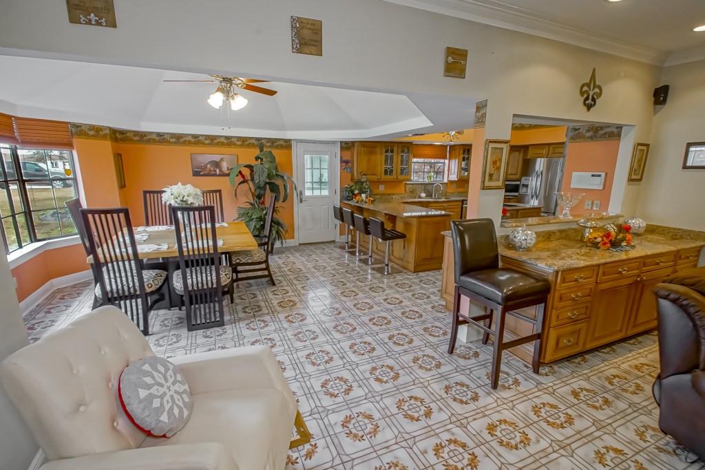 11111 LAKE FOREST Boulevard