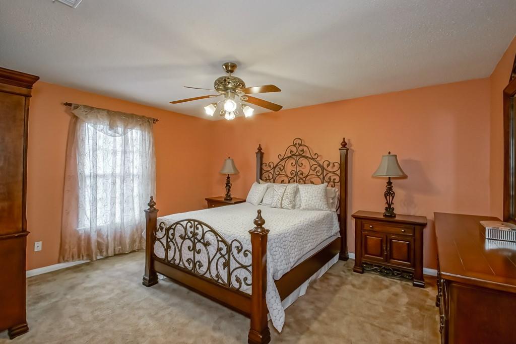 11111 LAKE FOREST Boulevard