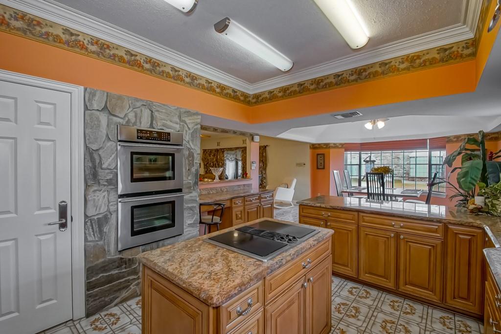 11111 LAKE FOREST Boulevard