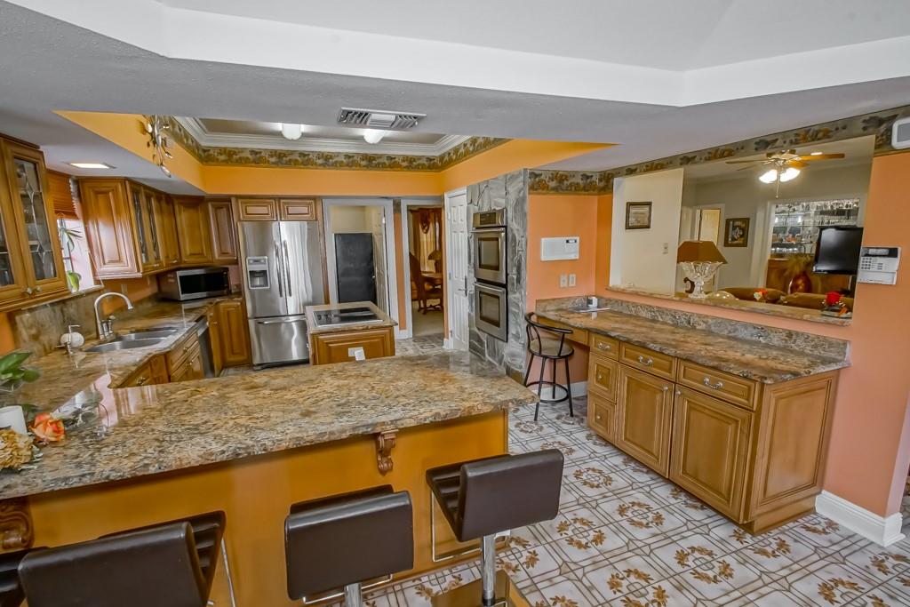 11111 LAKE FOREST Boulevard