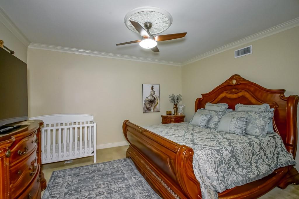 11111 LAKE FOREST Boulevard