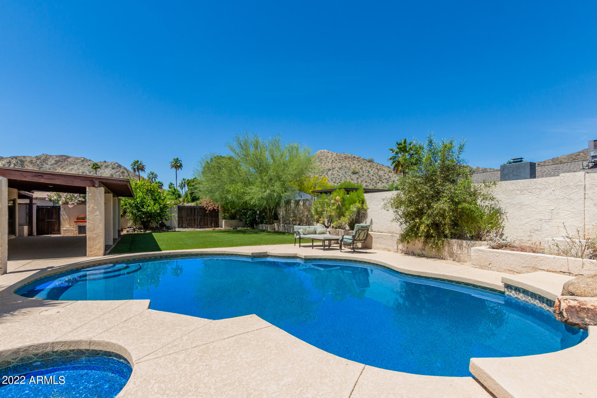 2248 E CHRISTY Drive