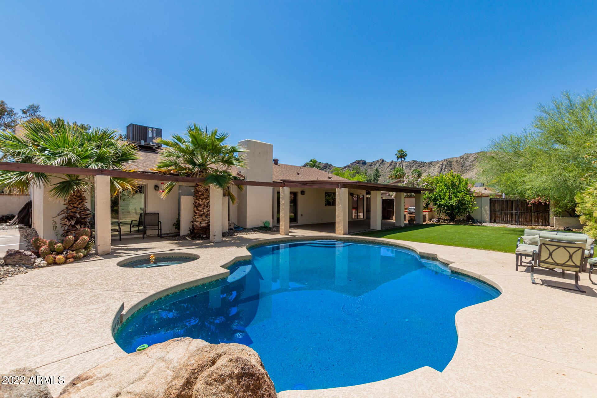 2248 E CHRISTY Drive