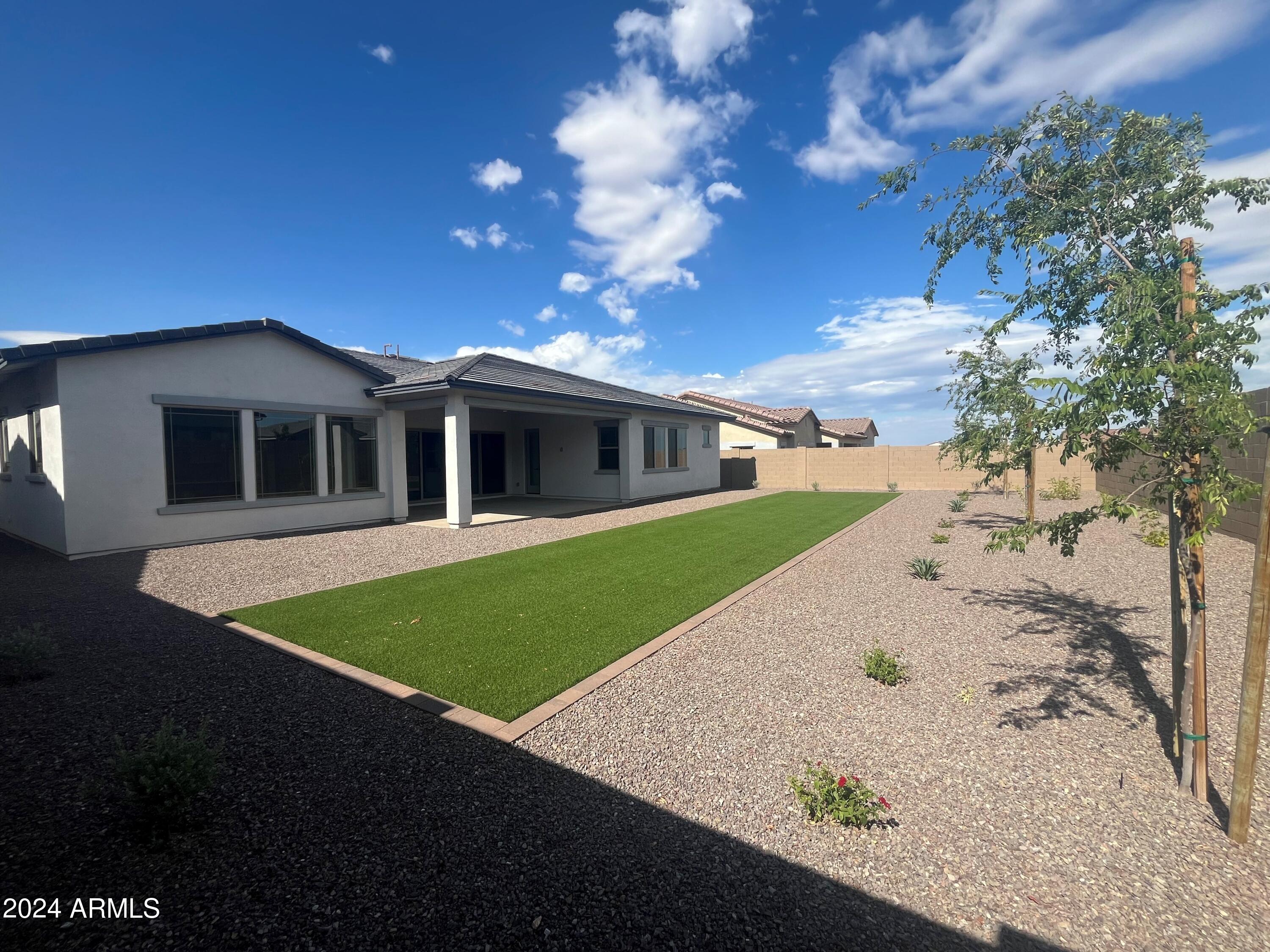 20717 W RATTLER Road