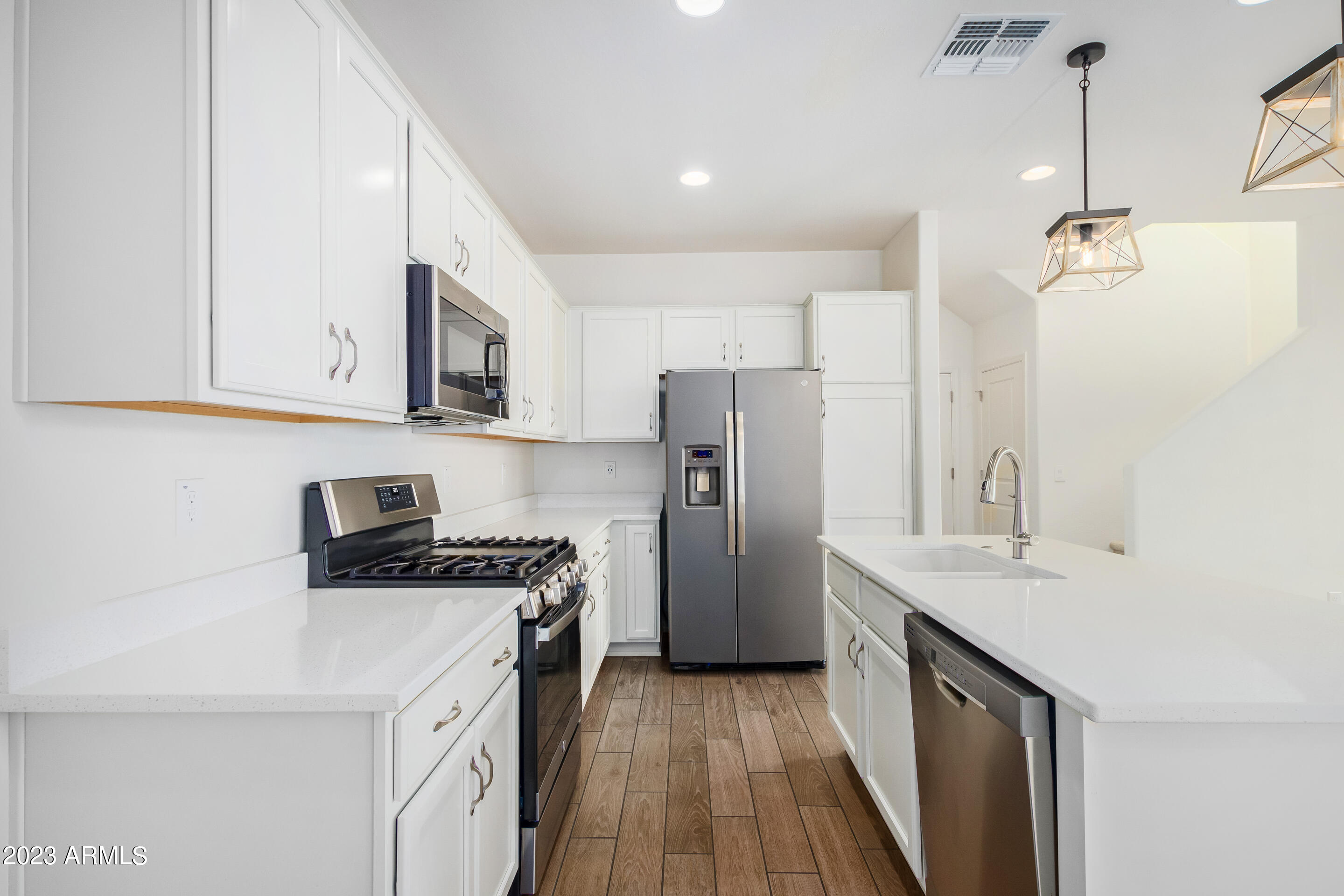 1720 S 82ND Place