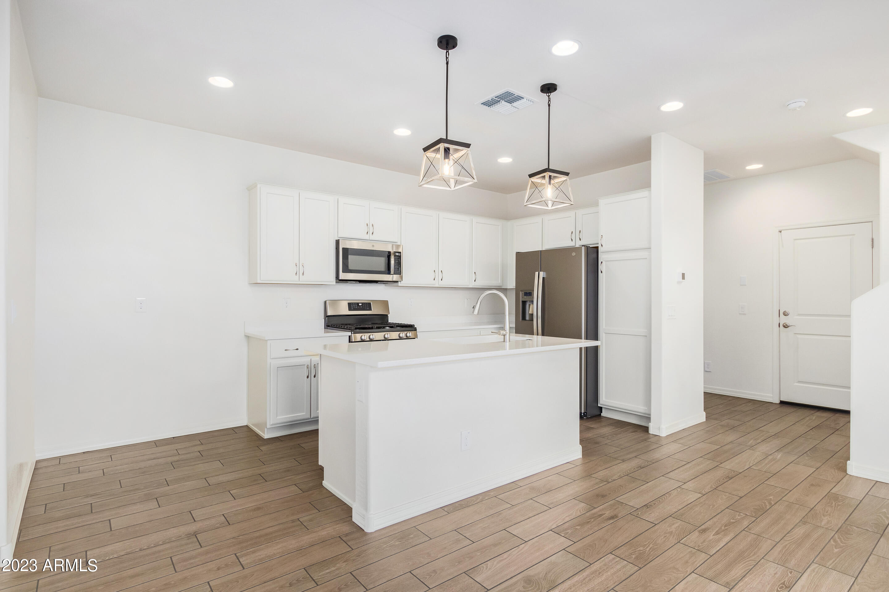 1720 S 82ND Place