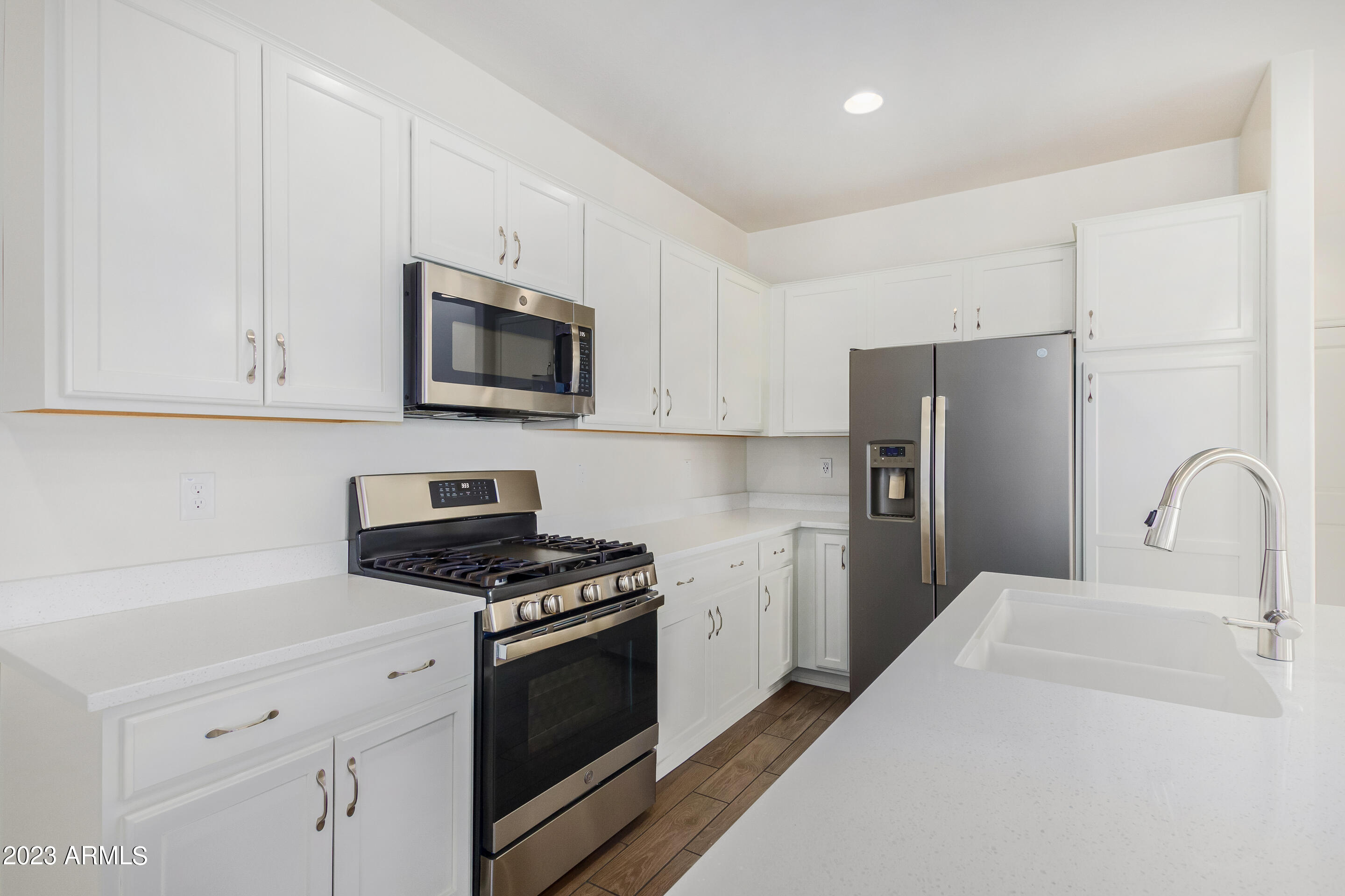 1720 S 82ND Place