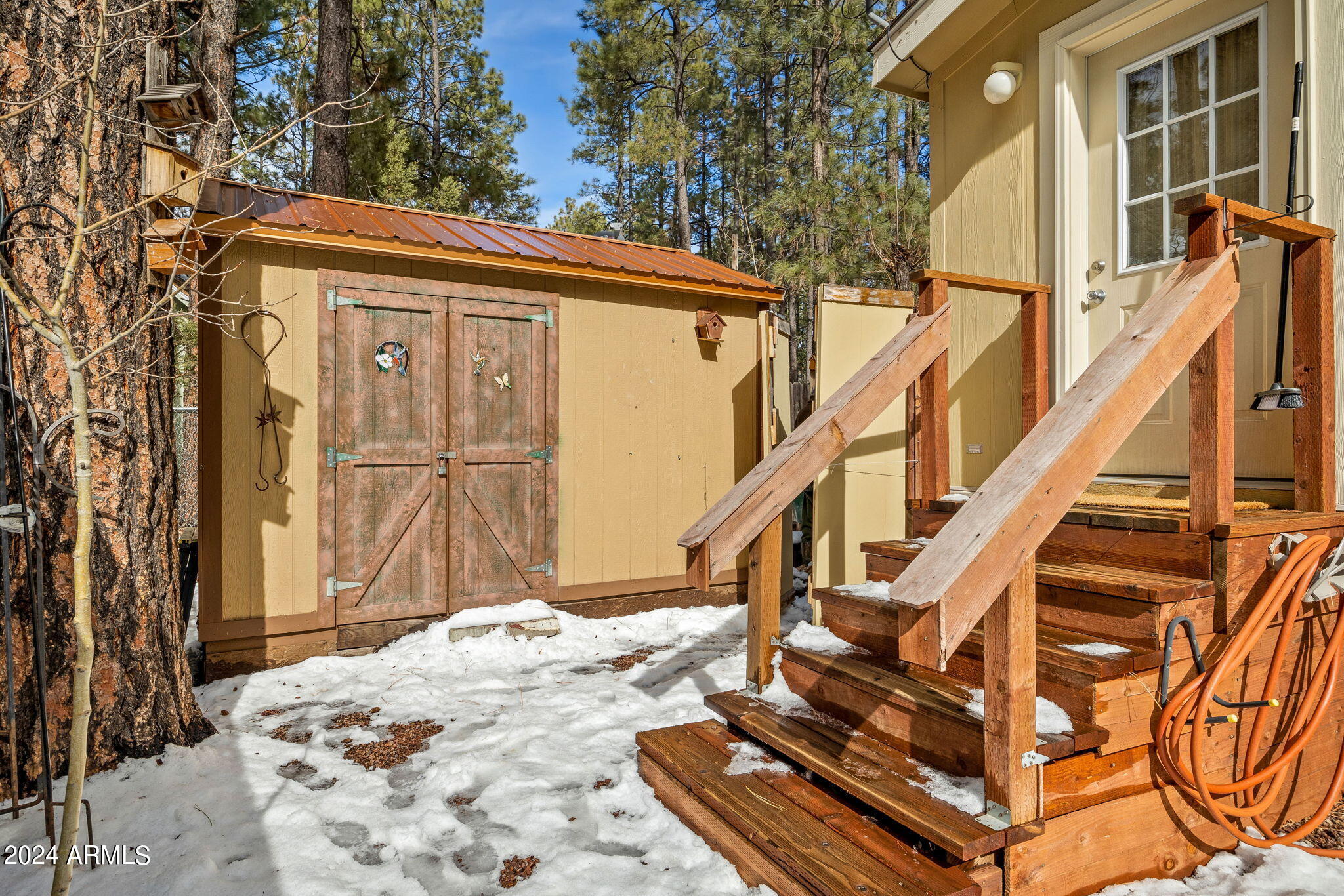 1884 E SIERRA PINE Loop