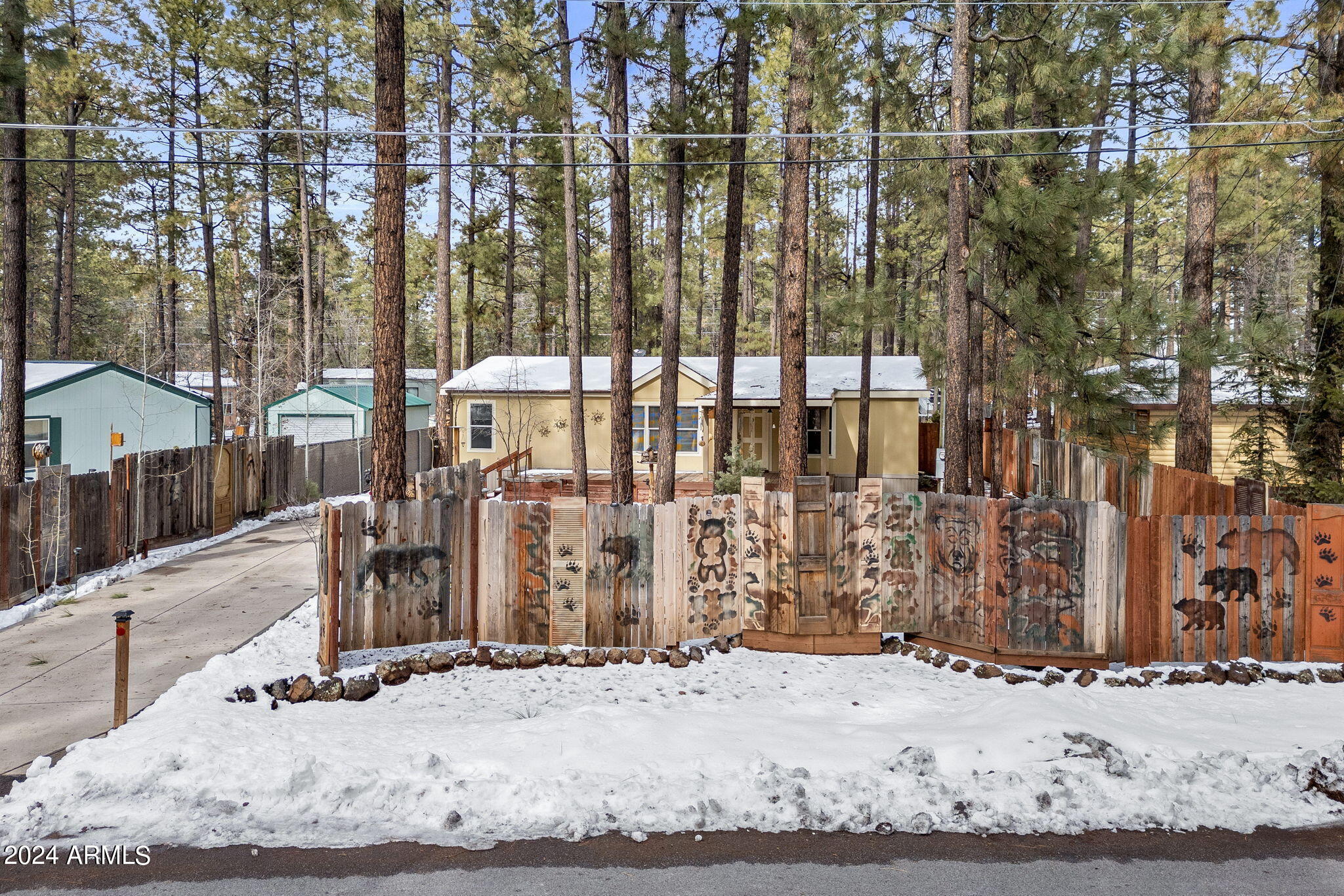 1884 E SIERRA PINE Loop