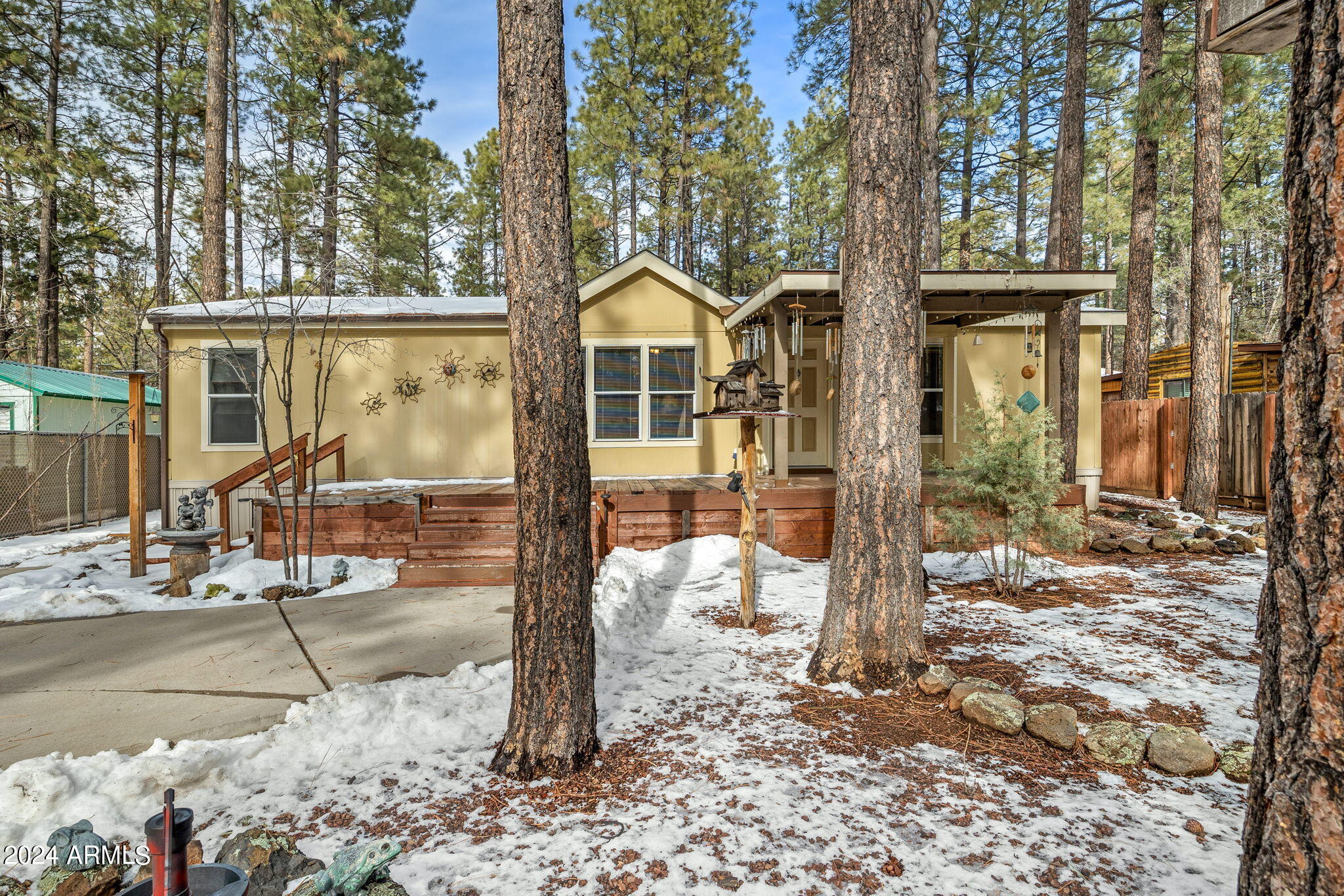 1884 E SIERRA PINE Loop