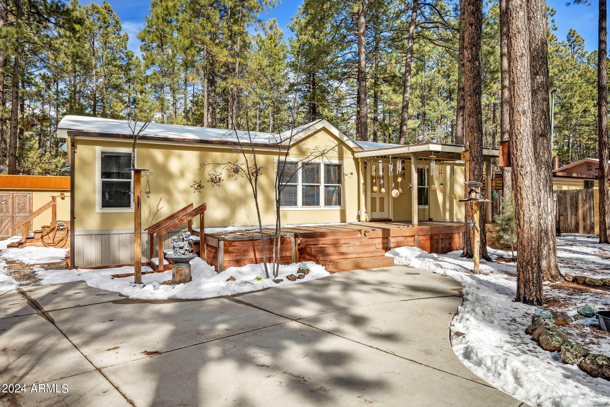 1884 E SIERRA PINE Loop