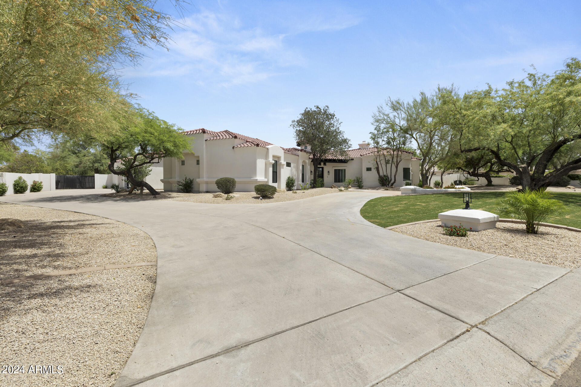 8518 E WOOD Drive