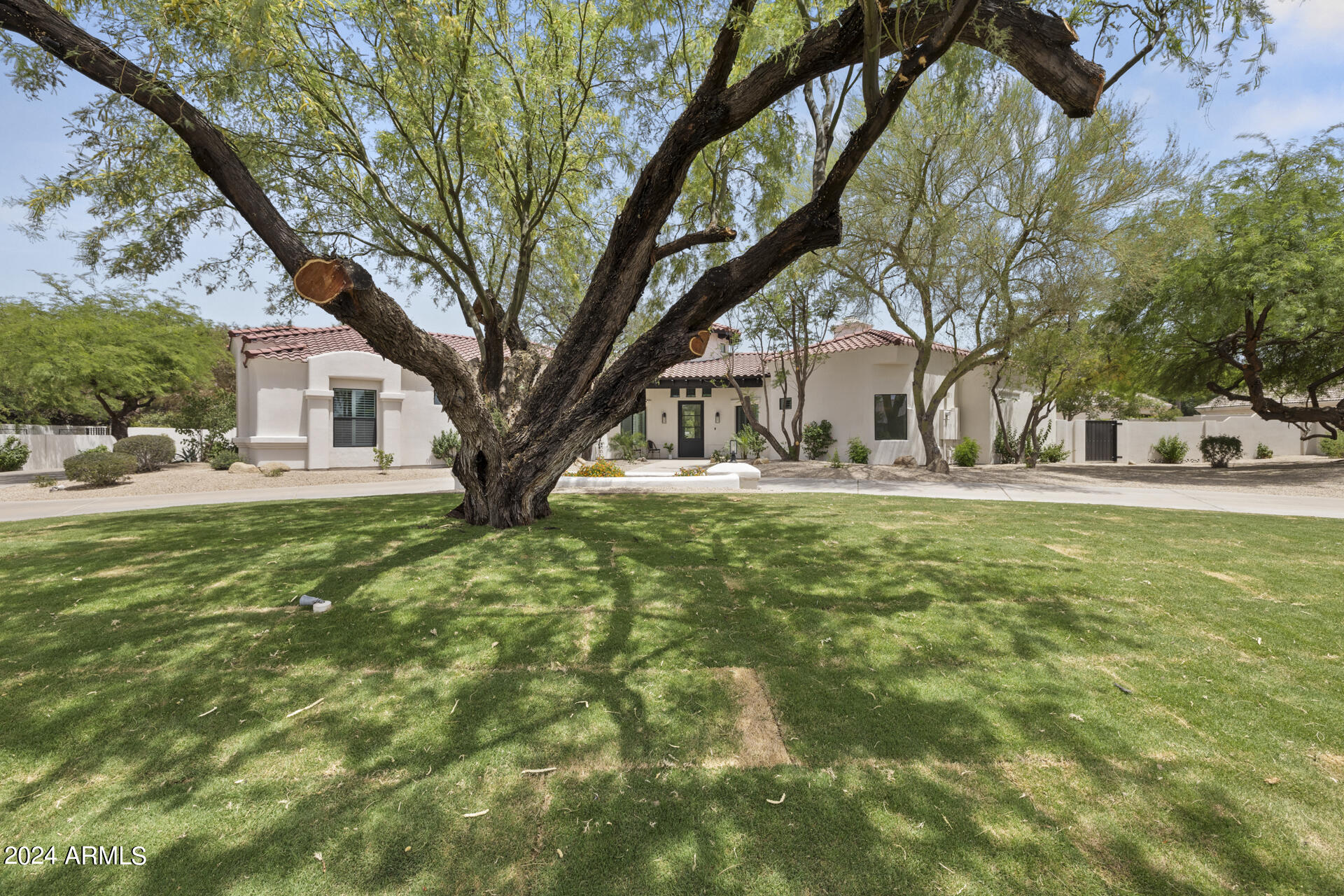 8518 E WOOD Drive
