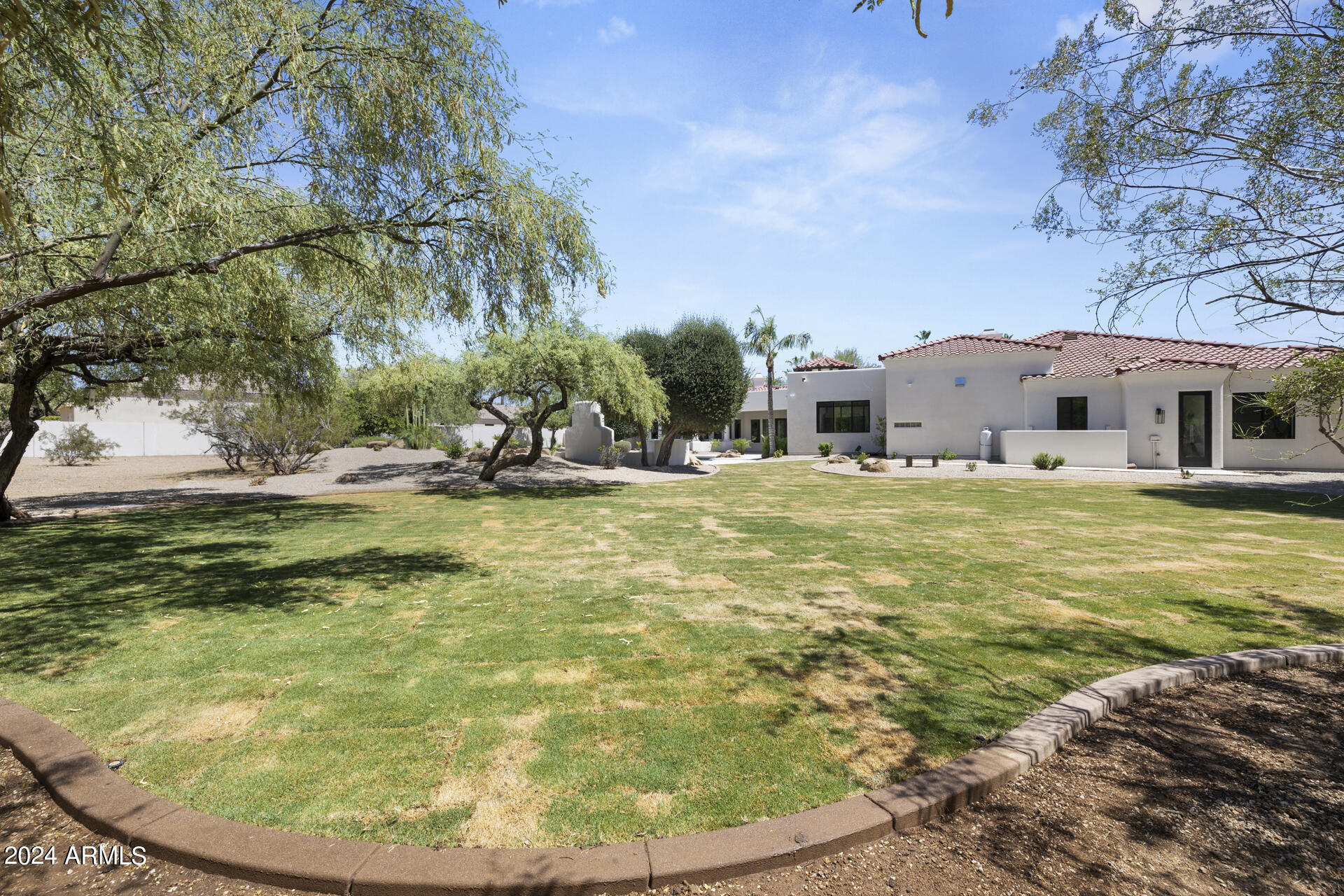 8518 E WOOD Drive