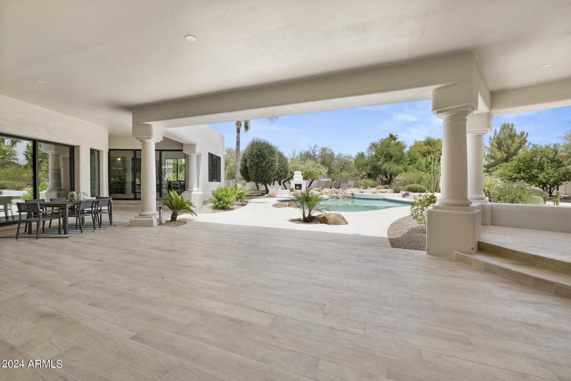 8518 E WOOD Drive
