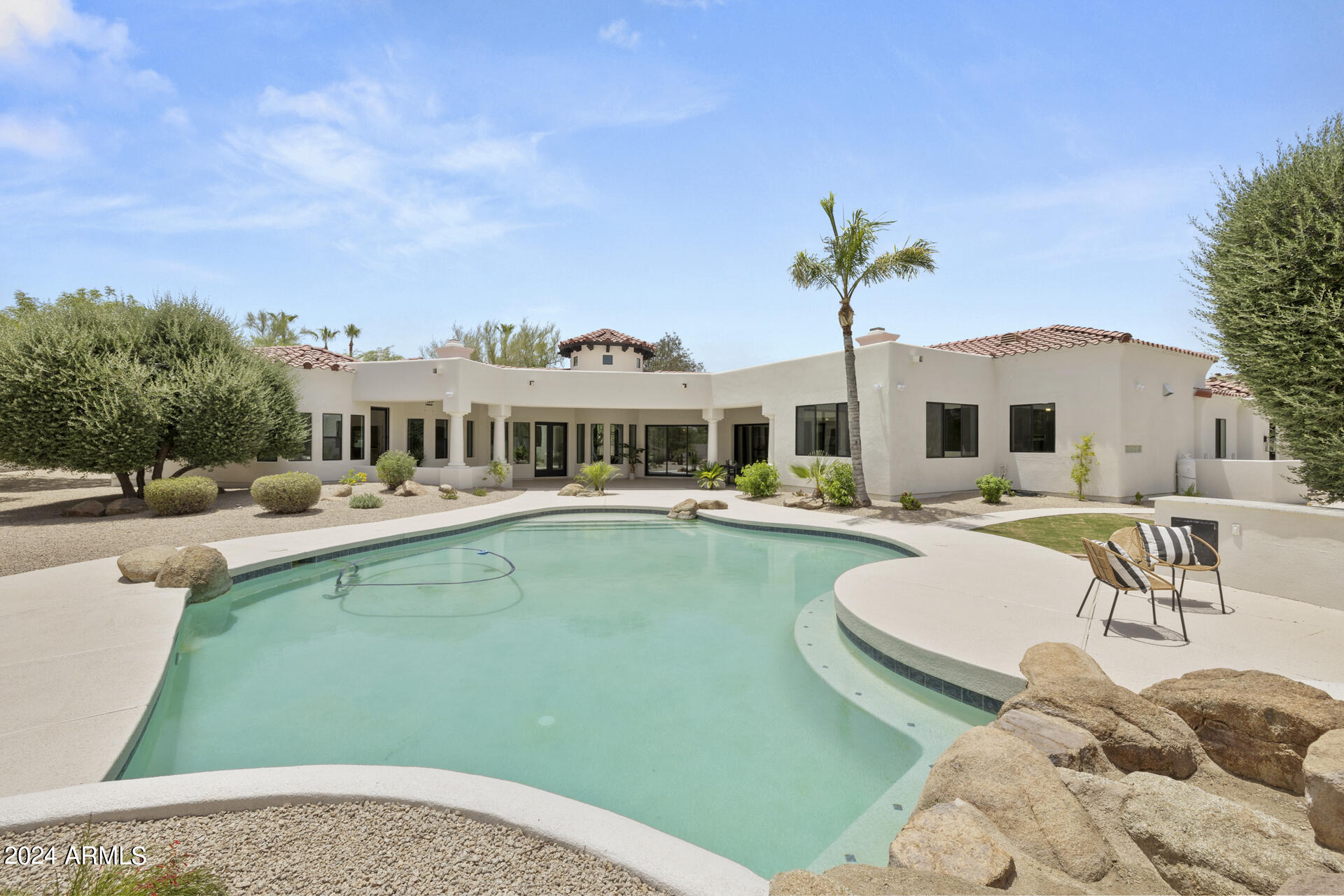 8518 E WOOD Drive