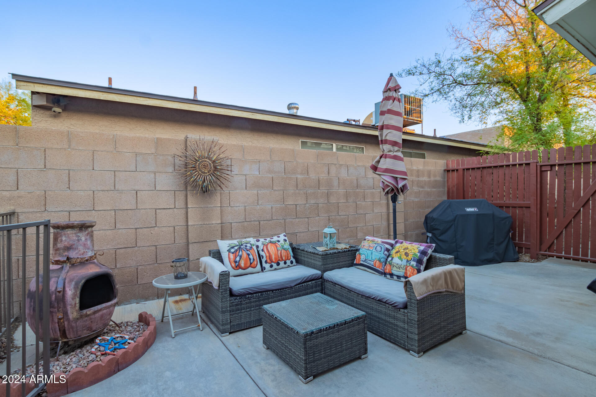 936 E ESCUDA Drive