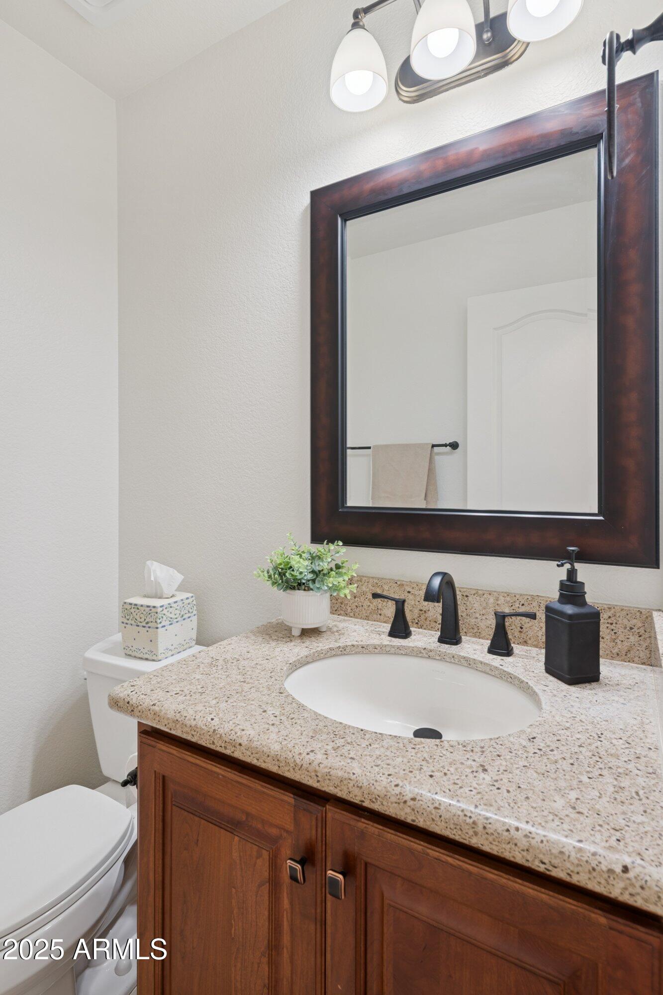 1592 W SHANNON Court