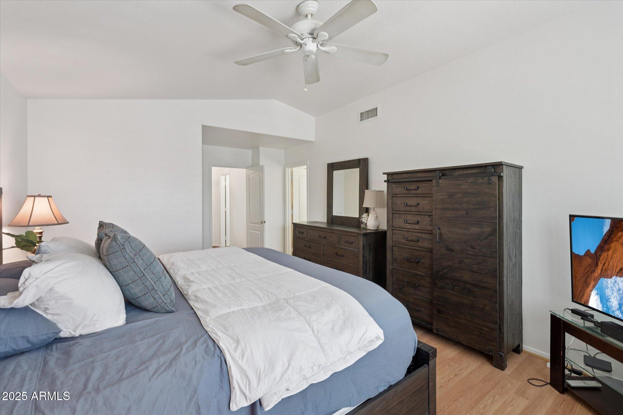 1592 W SHANNON Court