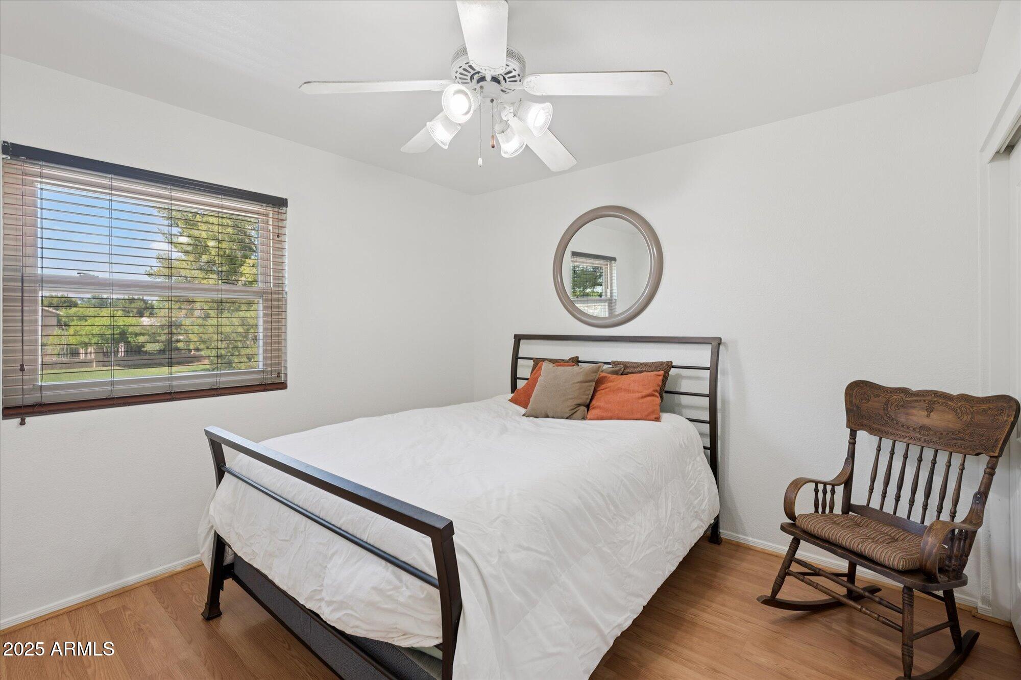 1592 W SHANNON Court