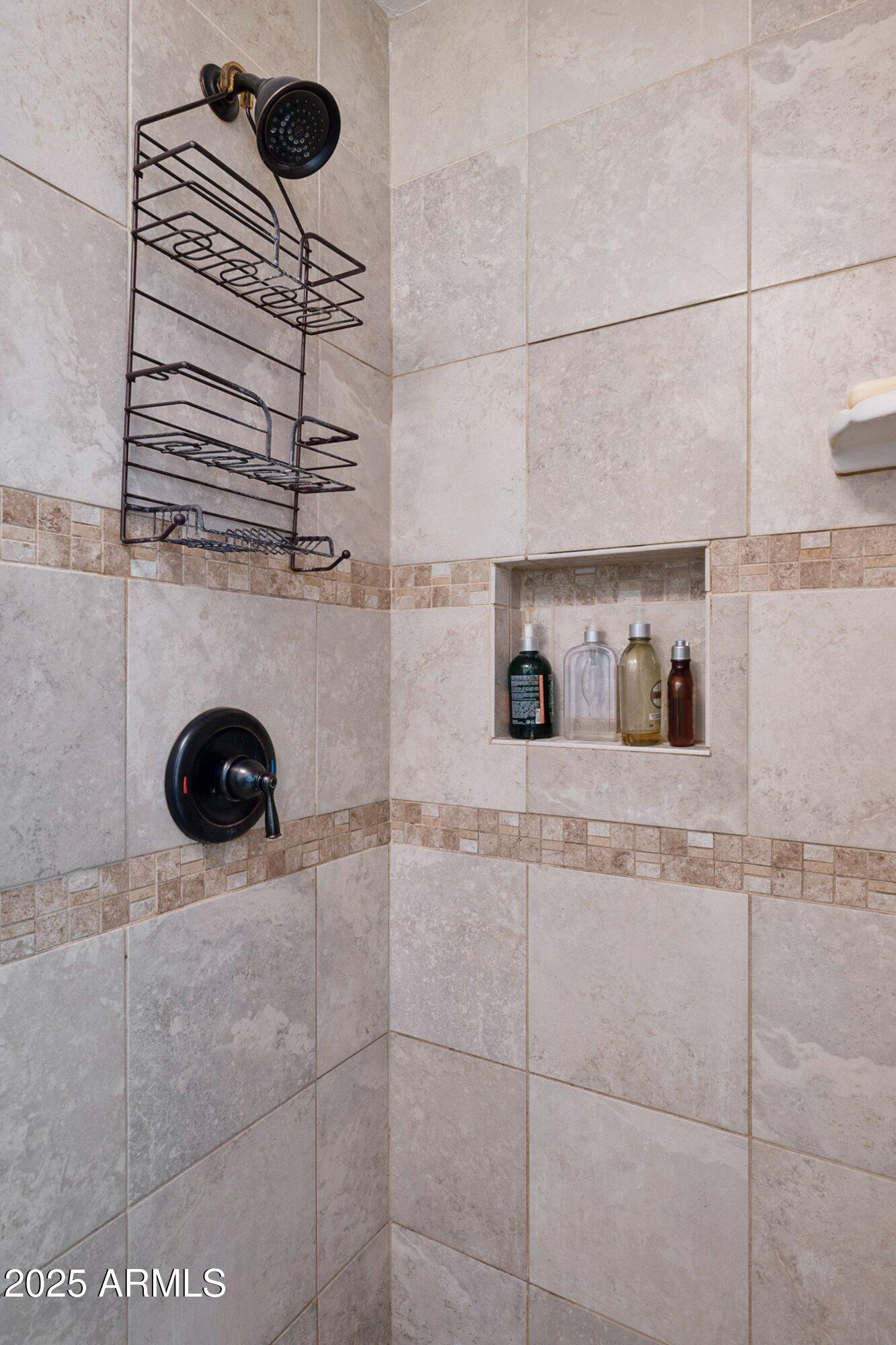 1592 W SHANNON Court