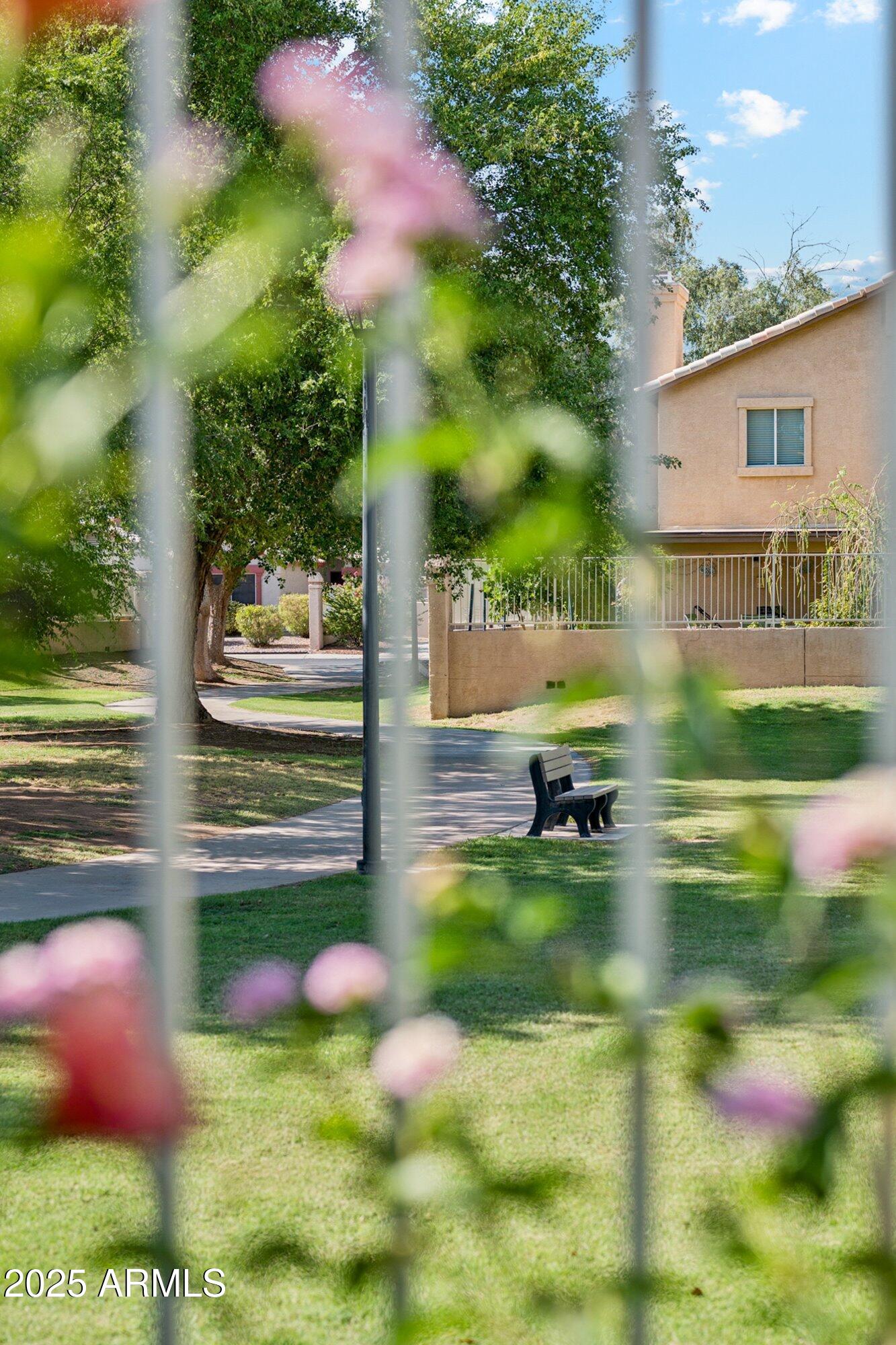 1592 W SHANNON Court