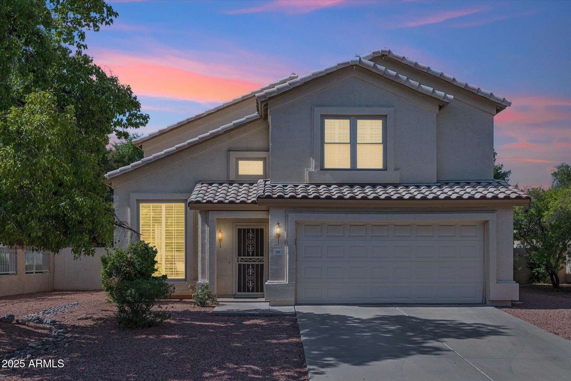 1592 W SHANNON Court