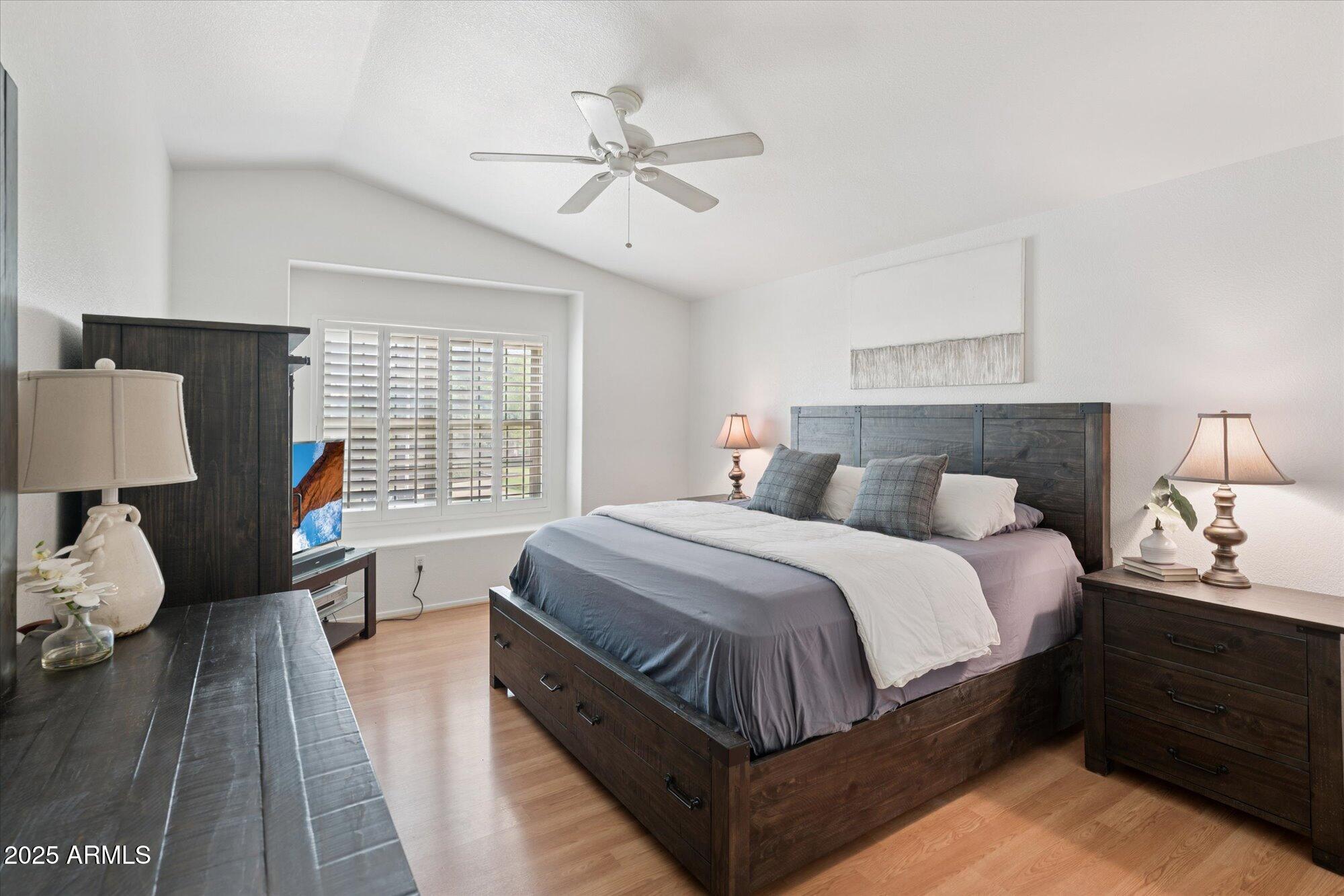 1592 W SHANNON Court