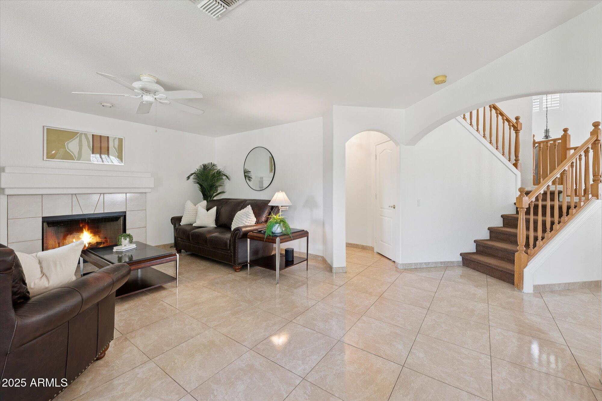 1592 W SHANNON Court