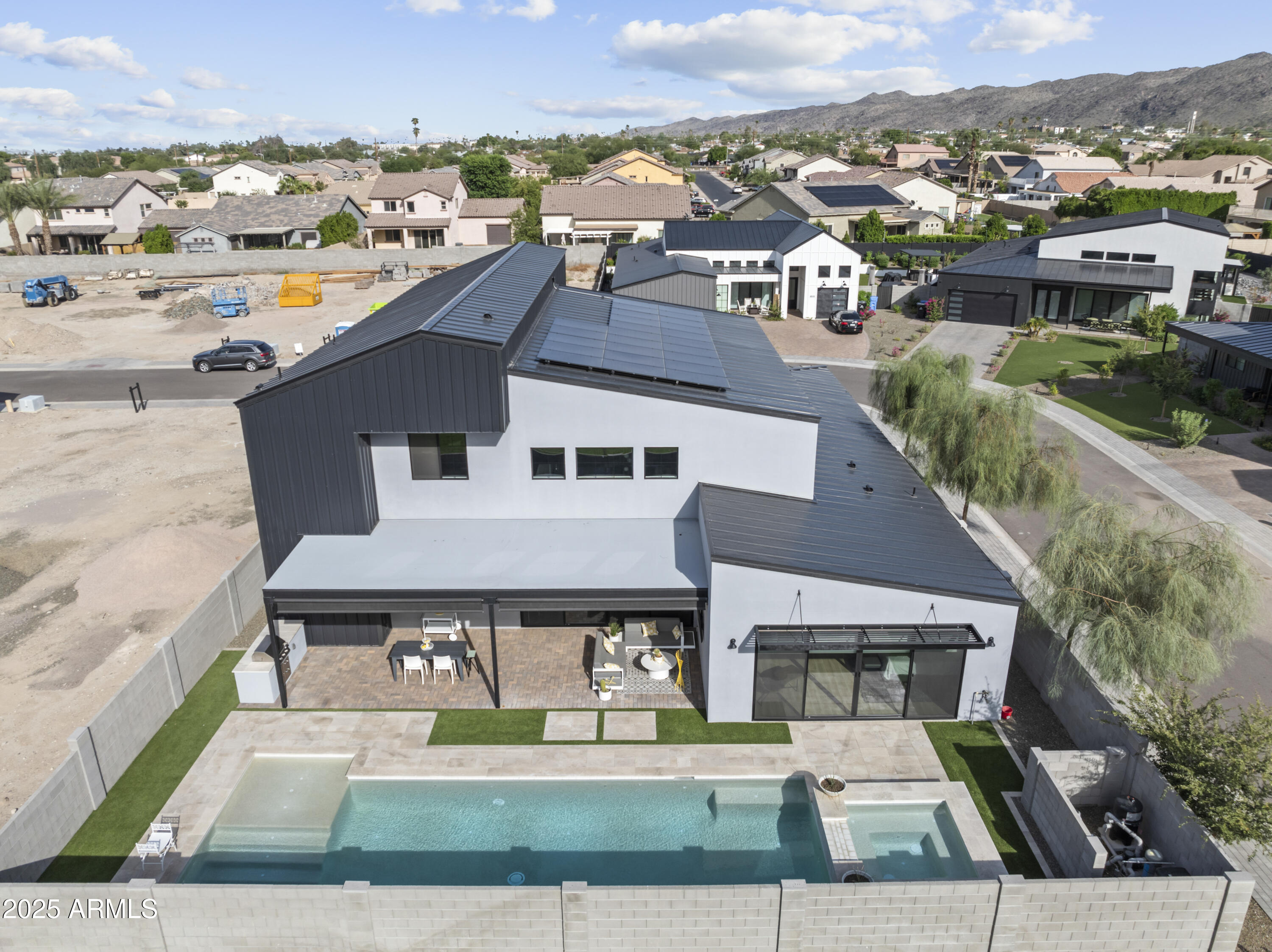 8514 S 9TH Drive