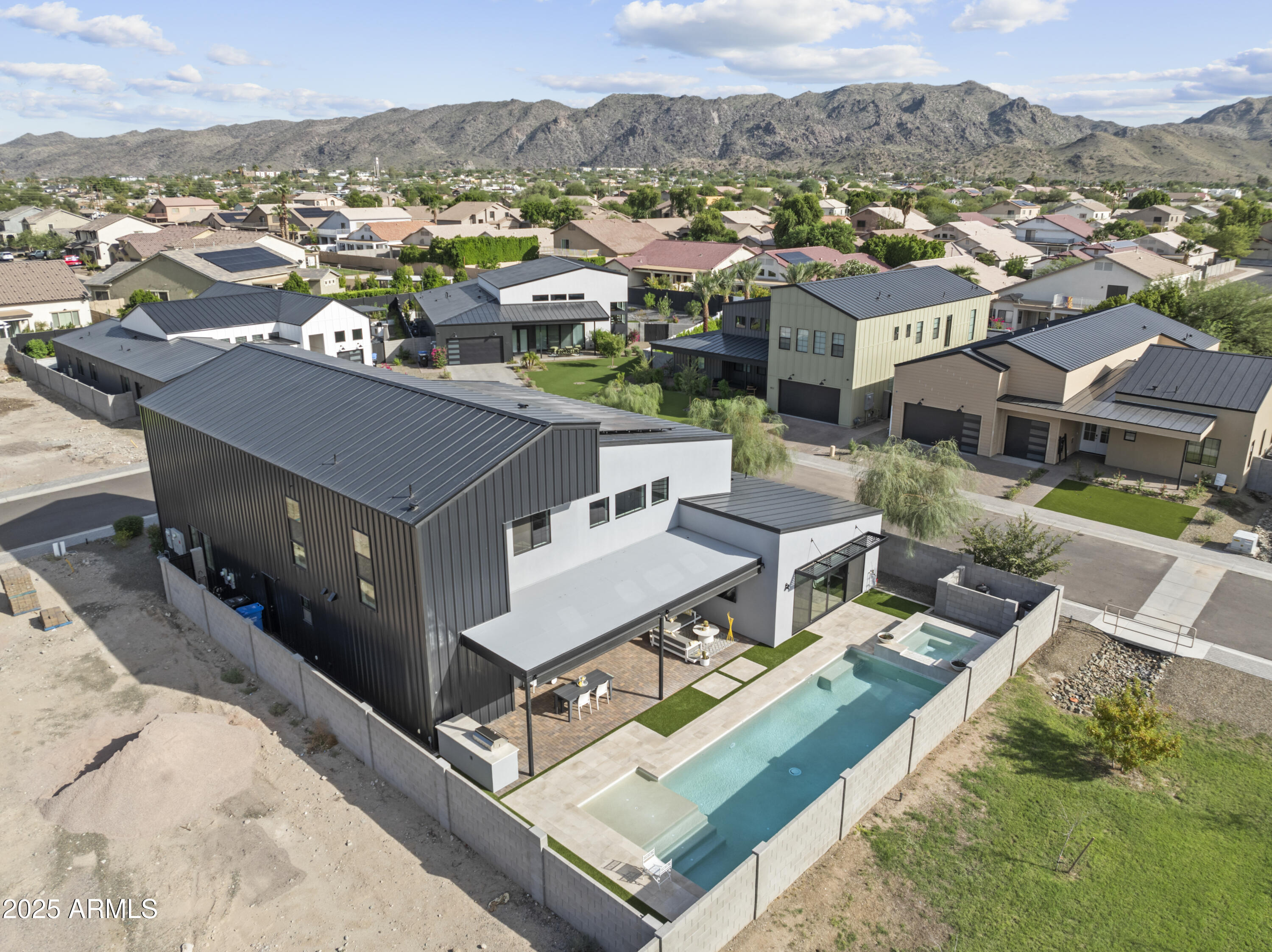 8514 S 9TH Drive