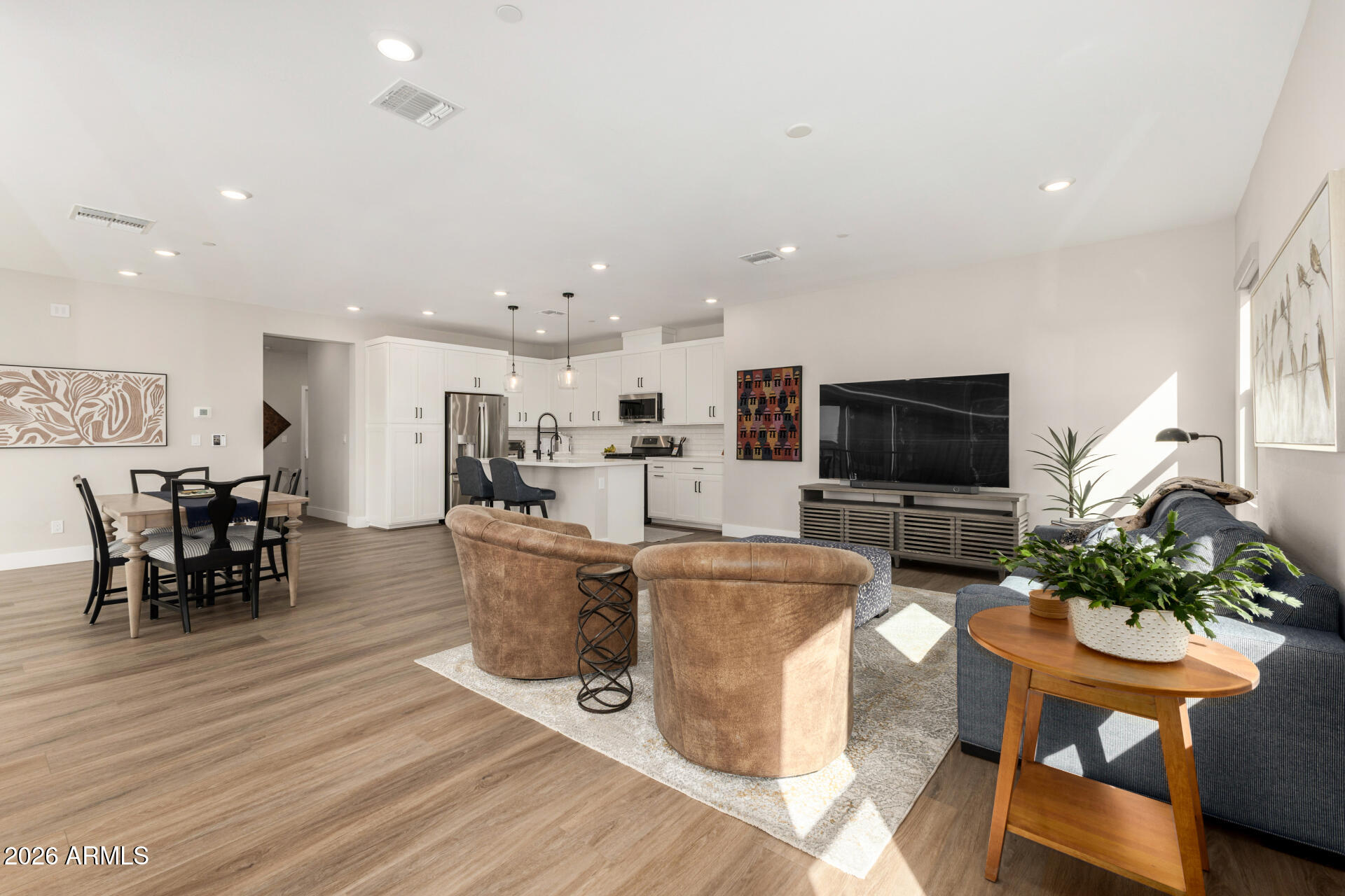 675 E GINKO Avenue 201