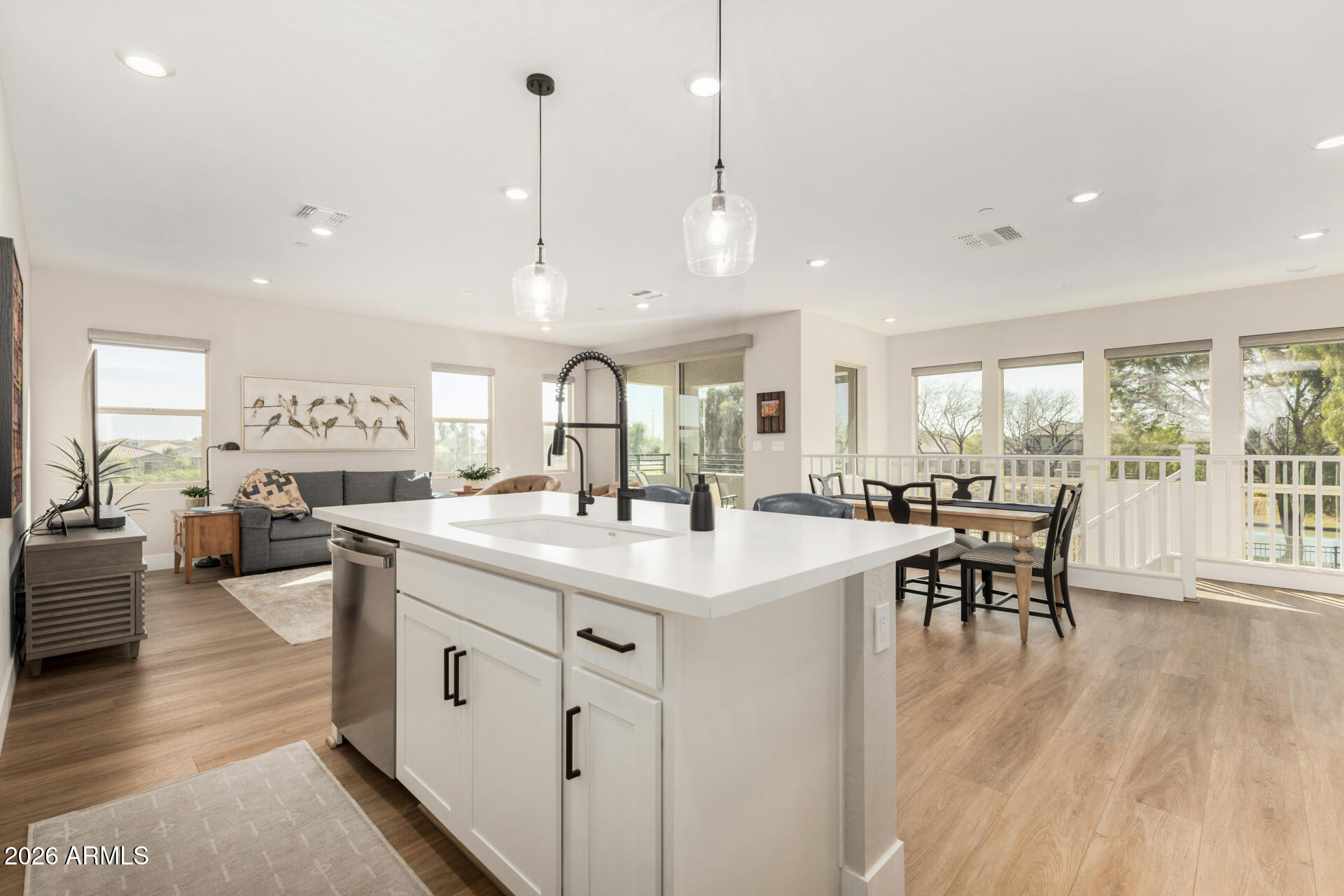 675 E GINKO Avenue 201