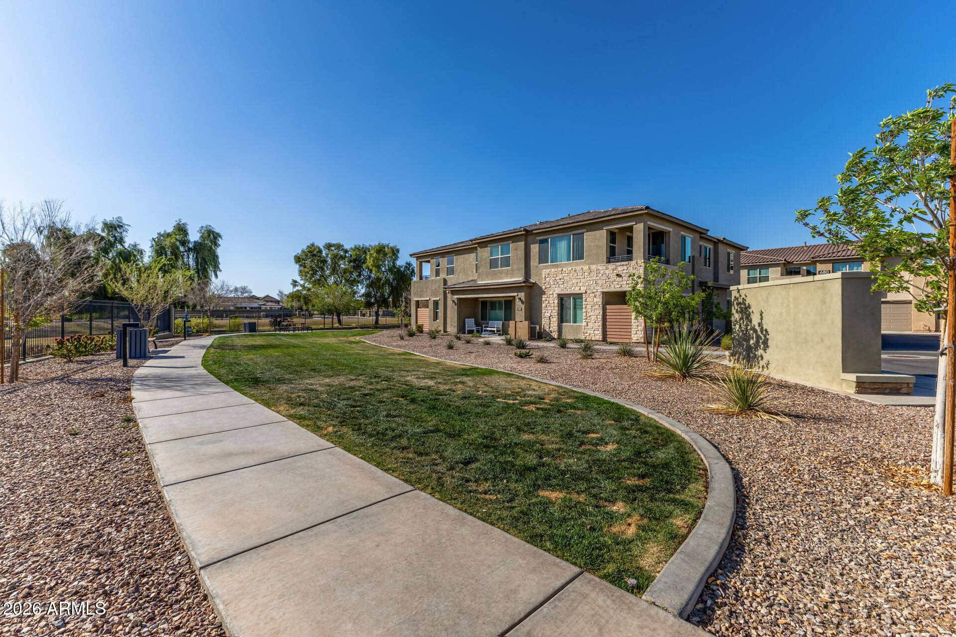675 E GINKO Avenue 201