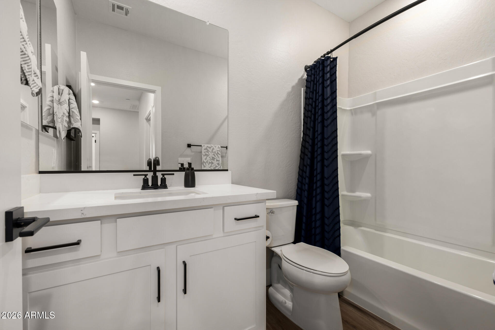 675 E GINKO Avenue 201