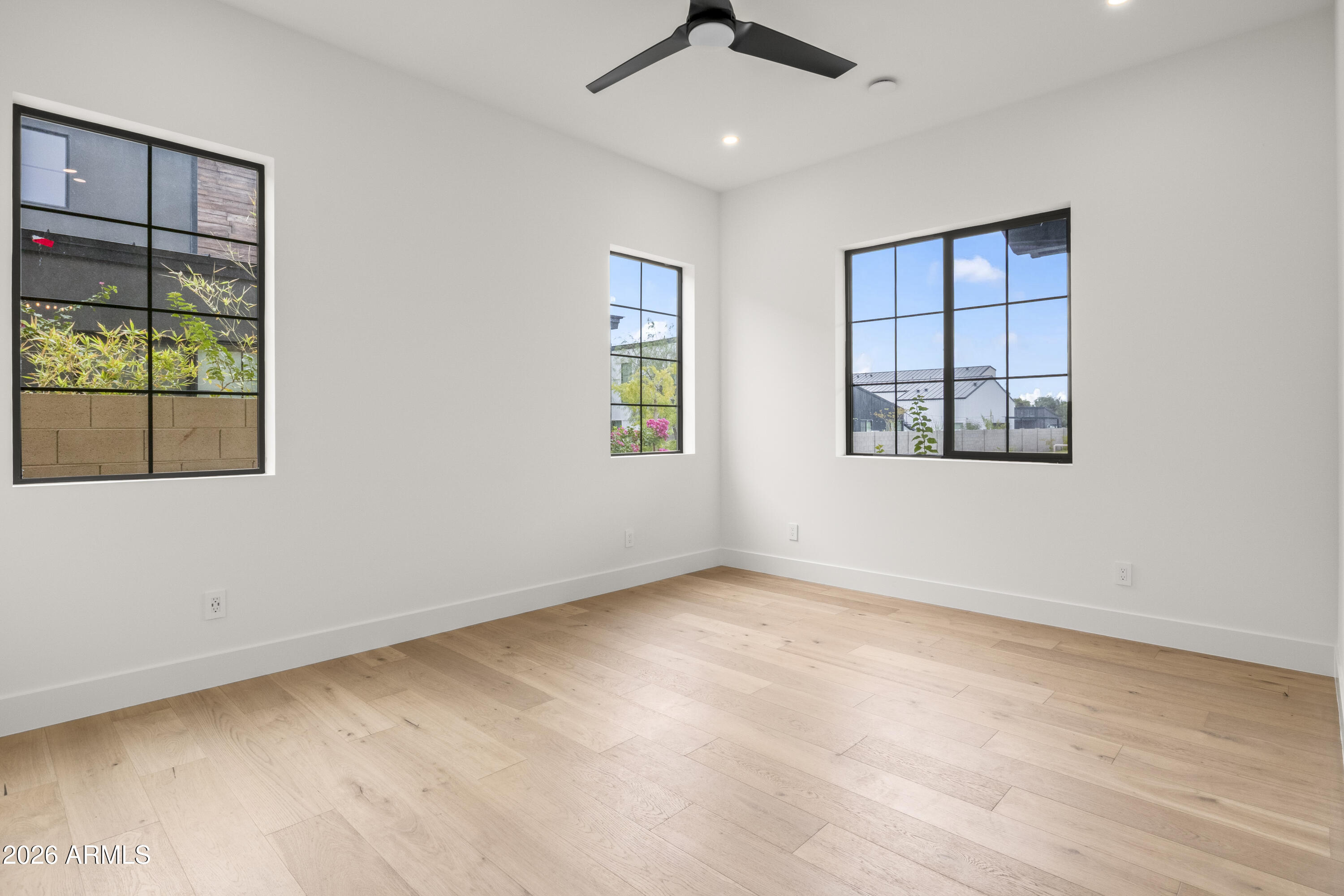 915 W ARDMORE Road 11