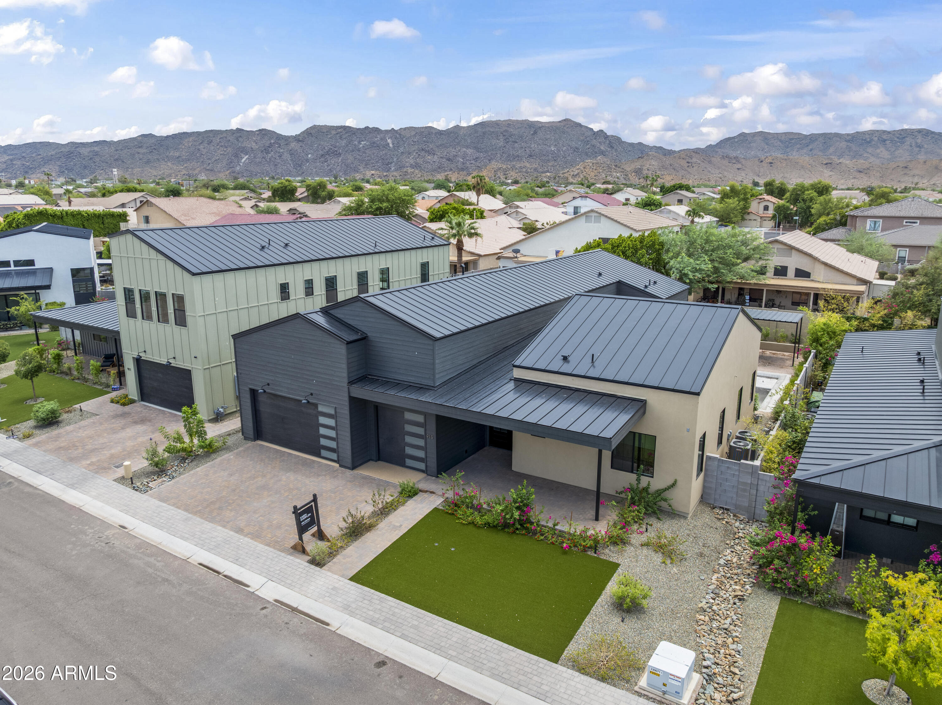 915 W ARDMORE Road 11