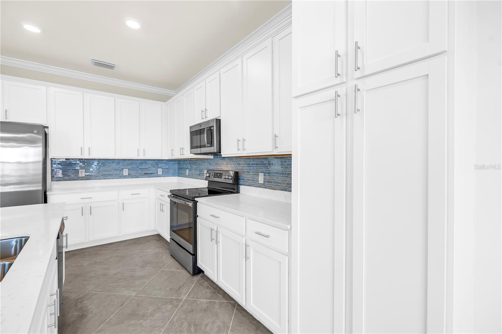 1030 TIDEWATER SHORES LOOP #405