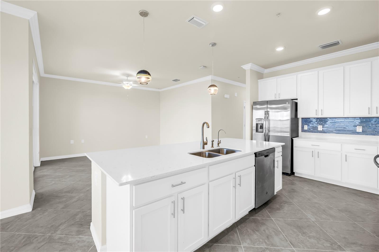 1030 TIDEWATER SHORES LOOP #405