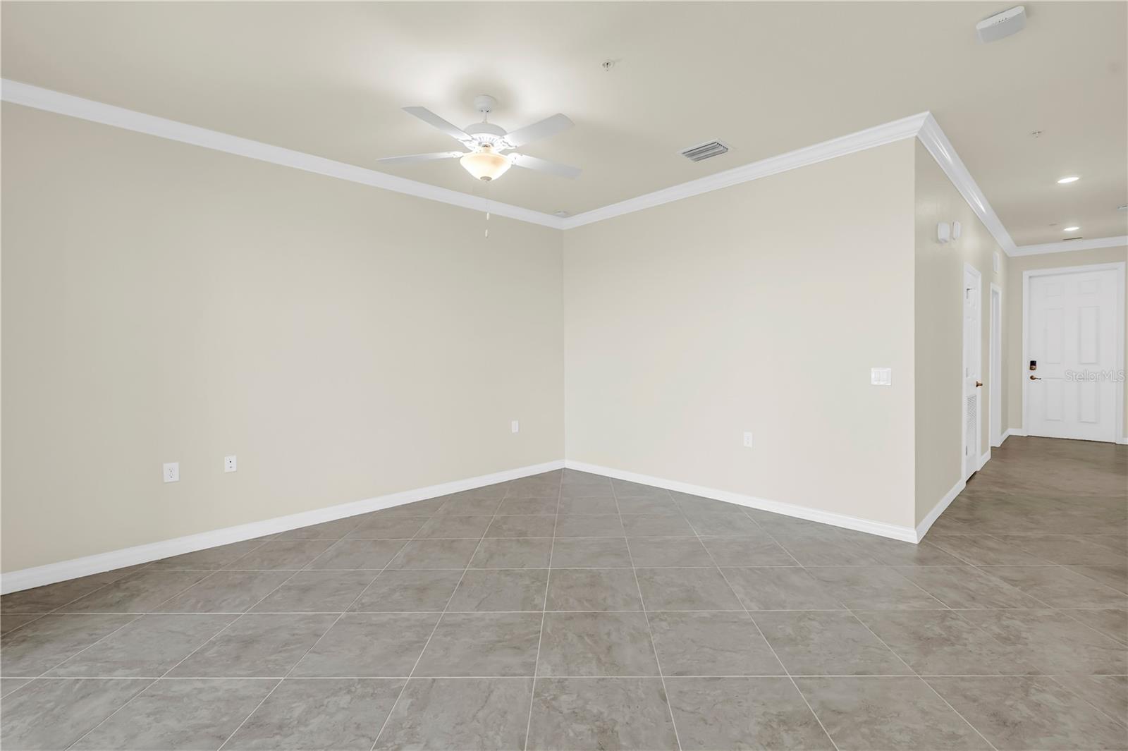 1030 TIDEWATER SHORES LOOP #405