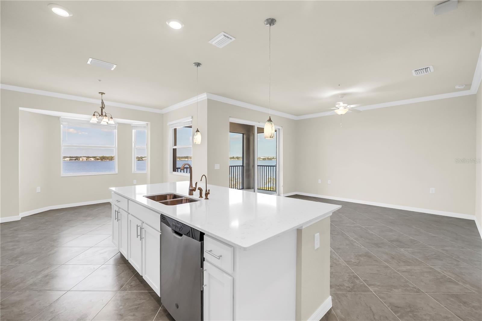 1030 TIDEWATER SHORES LOOP #406