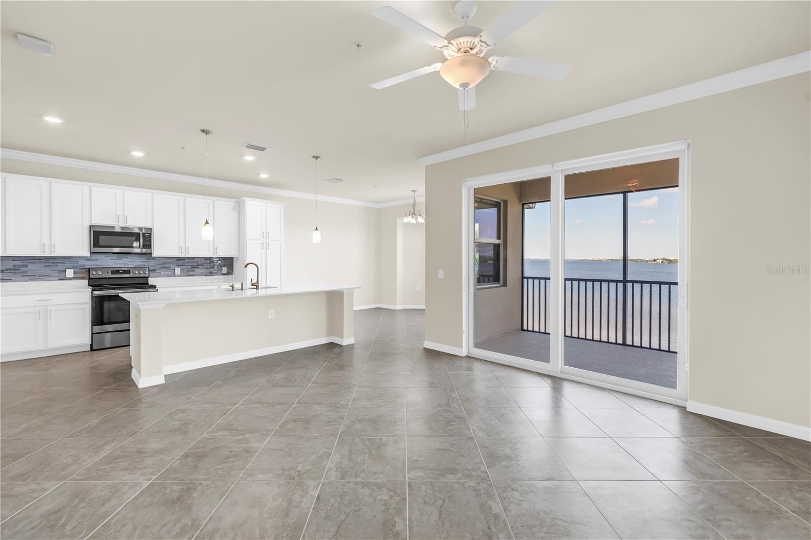 1030 TIDEWATER SHORES LOOP #406