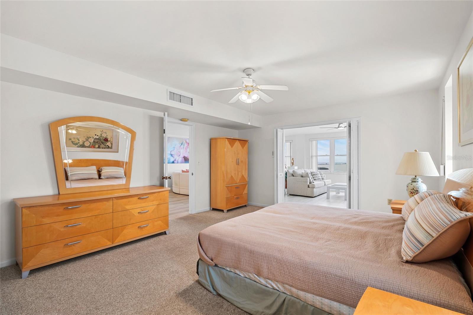 5200 BRITTANY DR S #1809