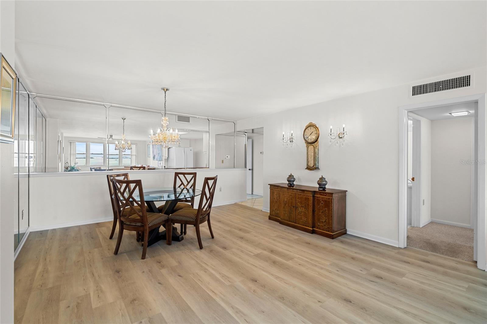 5200 BRITTANY DR S #1809